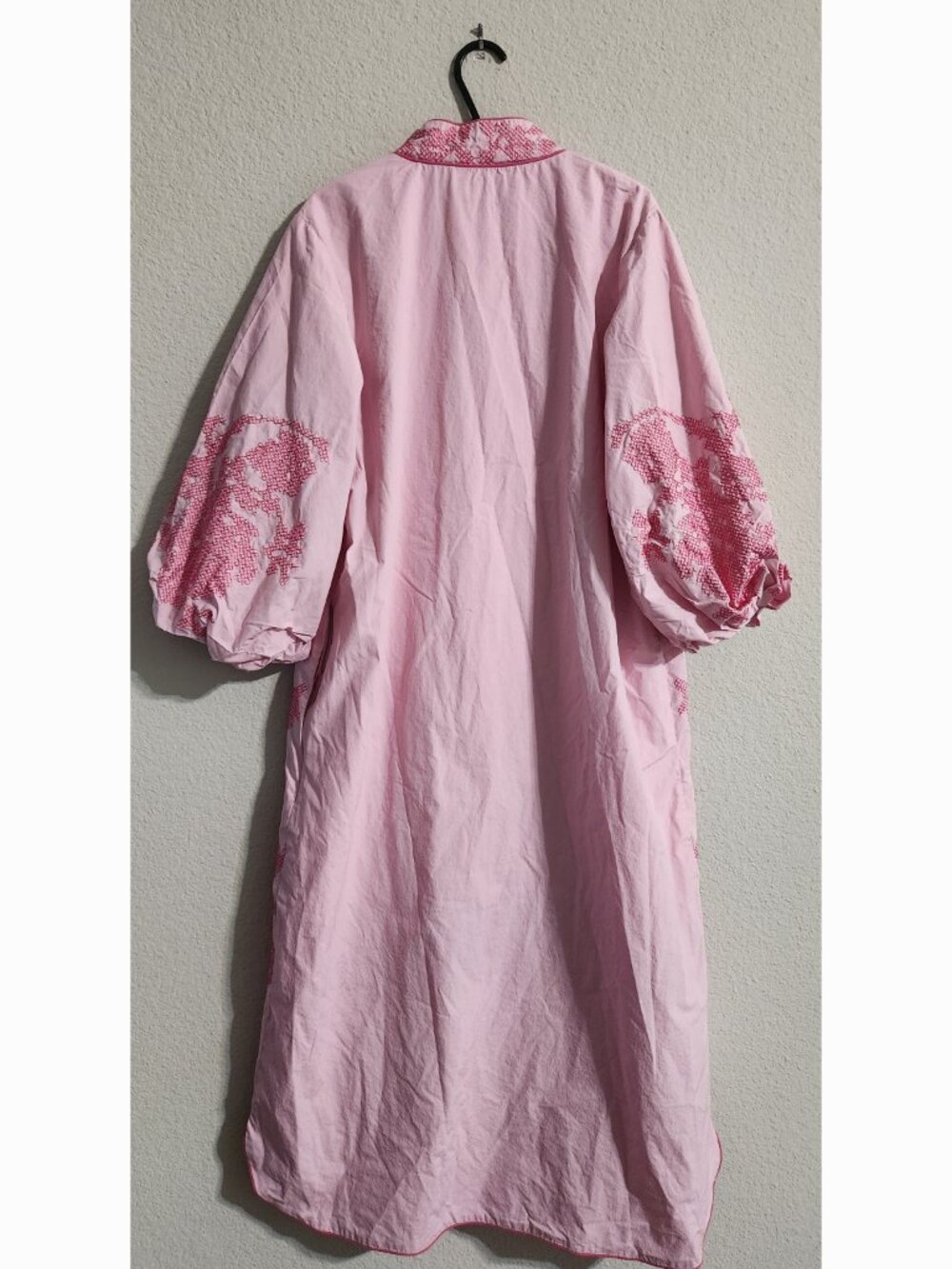 Tuckernuck Hyacinth House Pink Arem Embroidered Caftan Front Zip size small - Picture 9 of 10